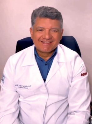 Dr Andrey Carlo